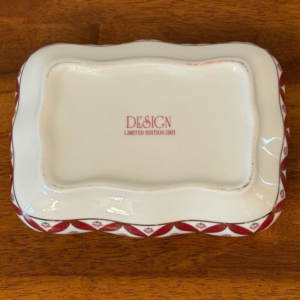 Porcelain Keepsake Box - Picture 5 of 8